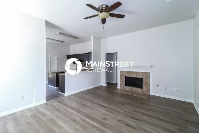 7068 Kings Crown Dr - Photo 4 of 18