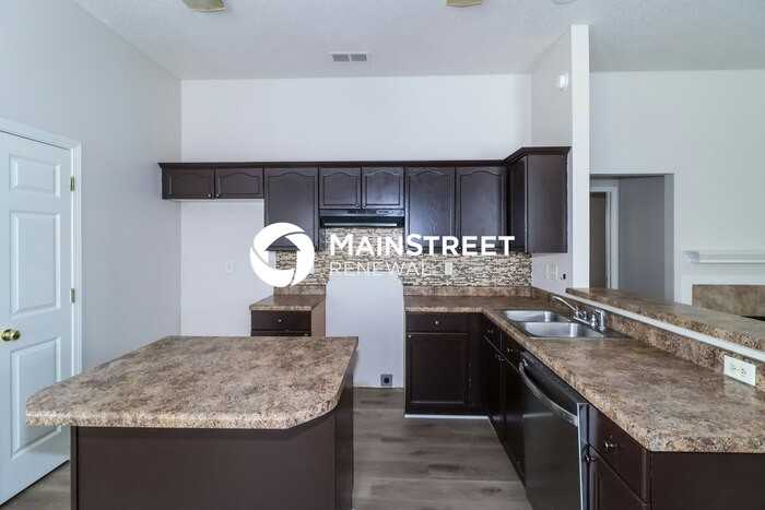 7068 Kings Crown Dr - Photo 7 of 18