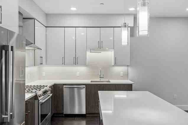 124 Highland Ave - Photo 5 of 26