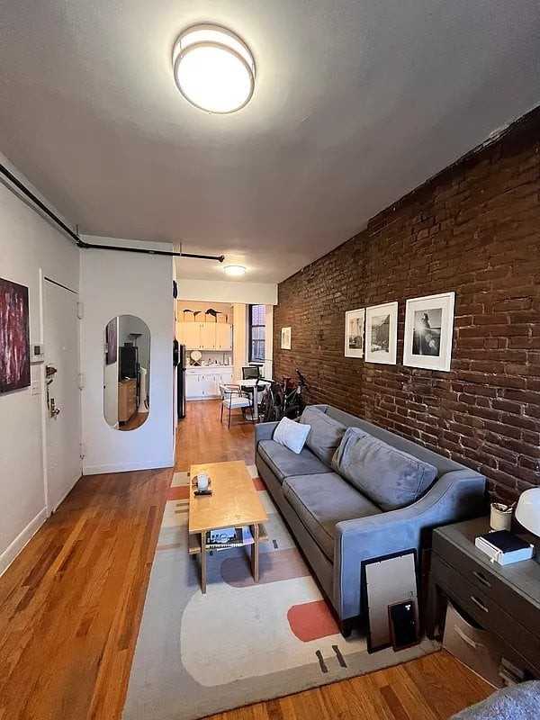 230 E 83rd St #5RE - Photo 2 of 4