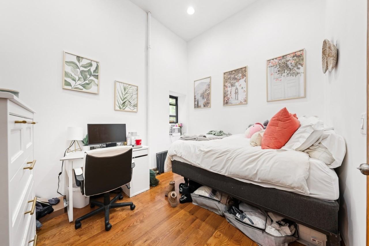 321 E 14th St #2B - Photo 5 of 6