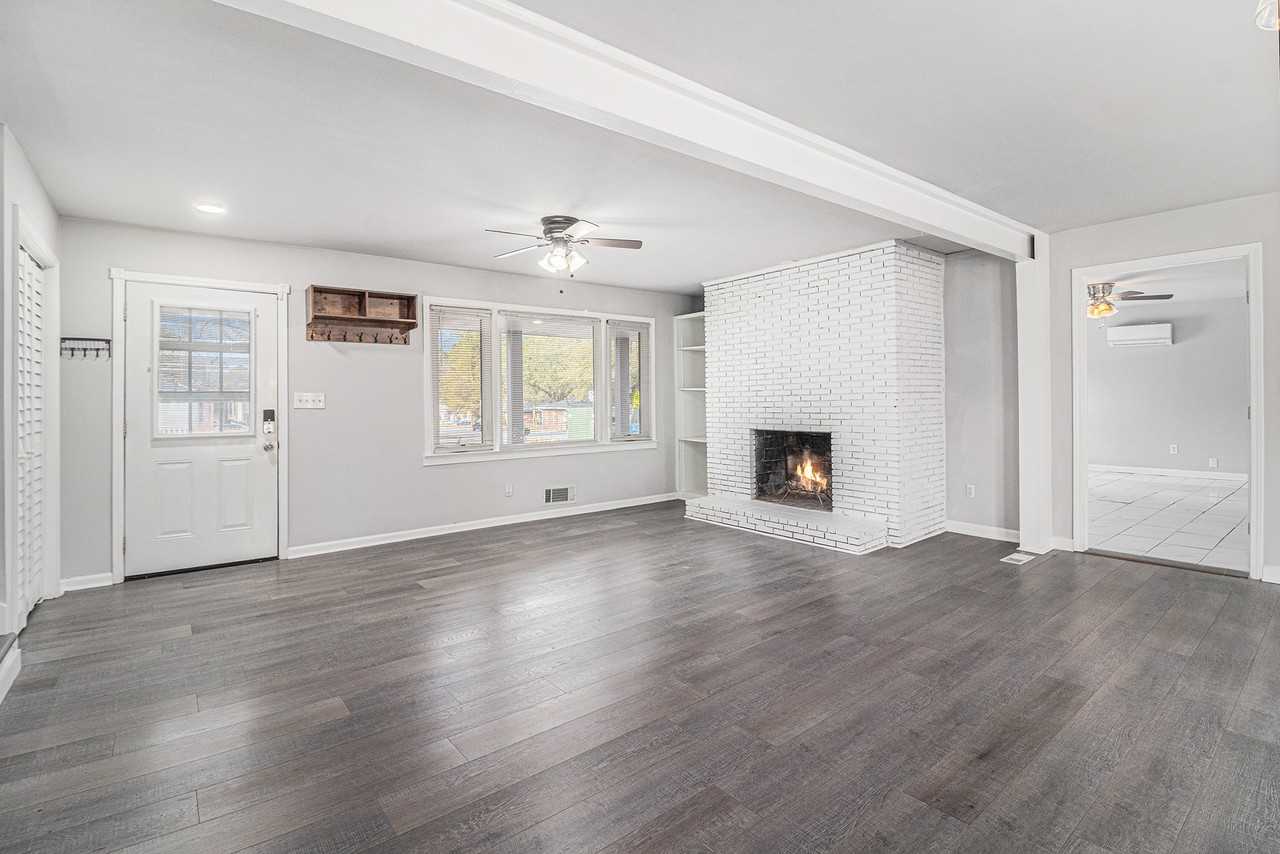 187 Hamilton E Holmes Dr Nw #1 - Photo 2 of 9