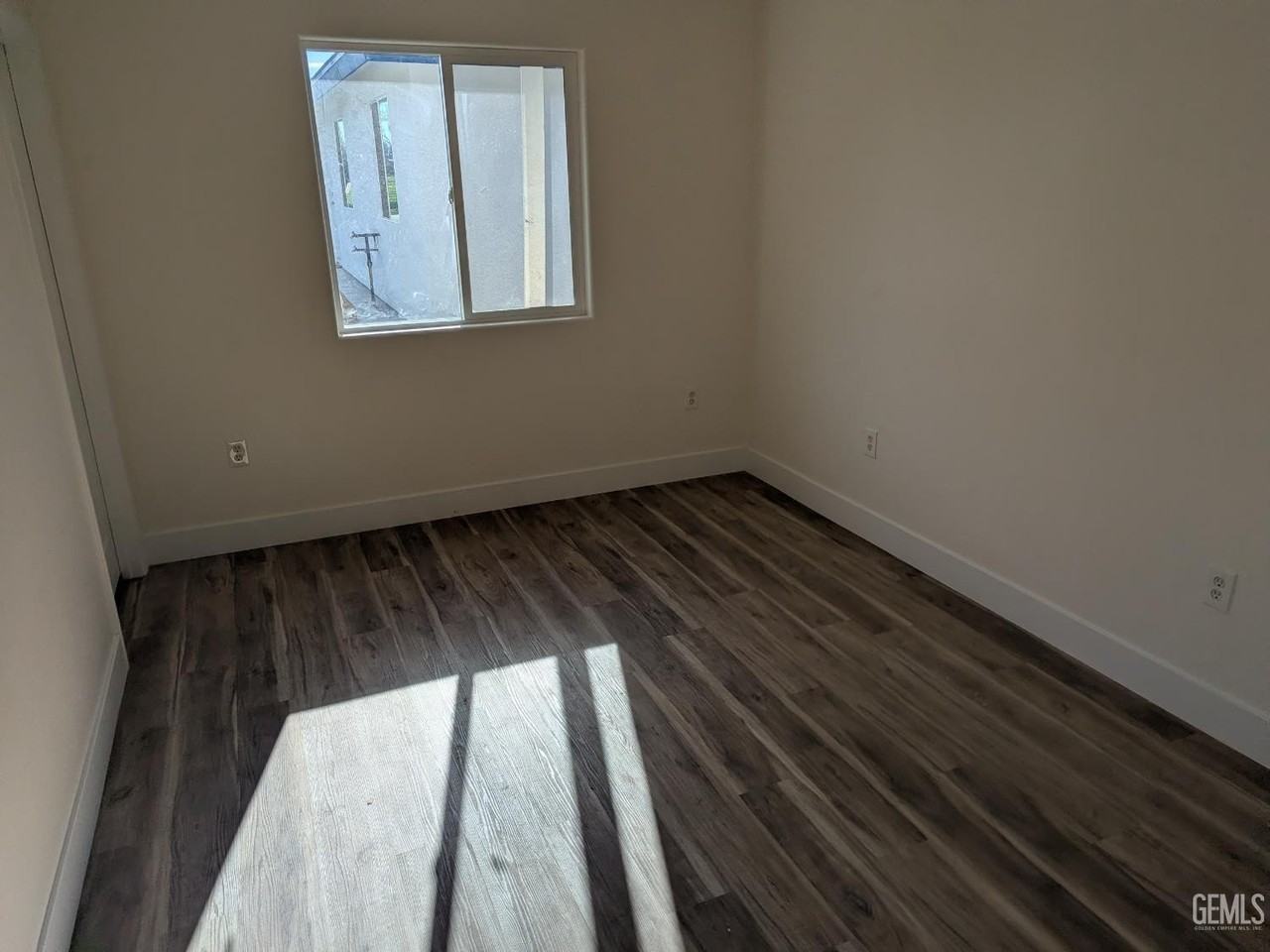 425 E Belle Ter - Photo 3 of 12