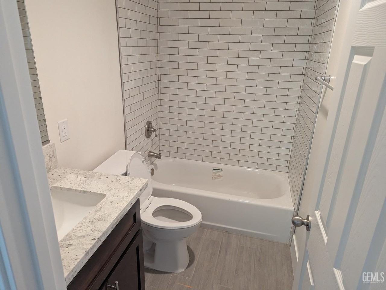 425 E Belle Ter - Photo 6 of 12