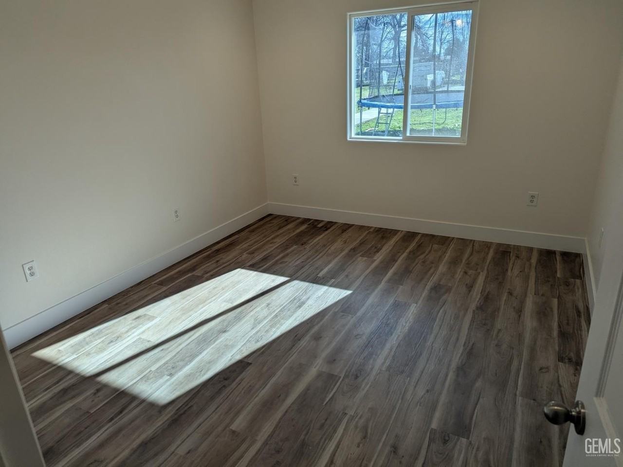 425 E Belle Ter - Photo 7 of 12