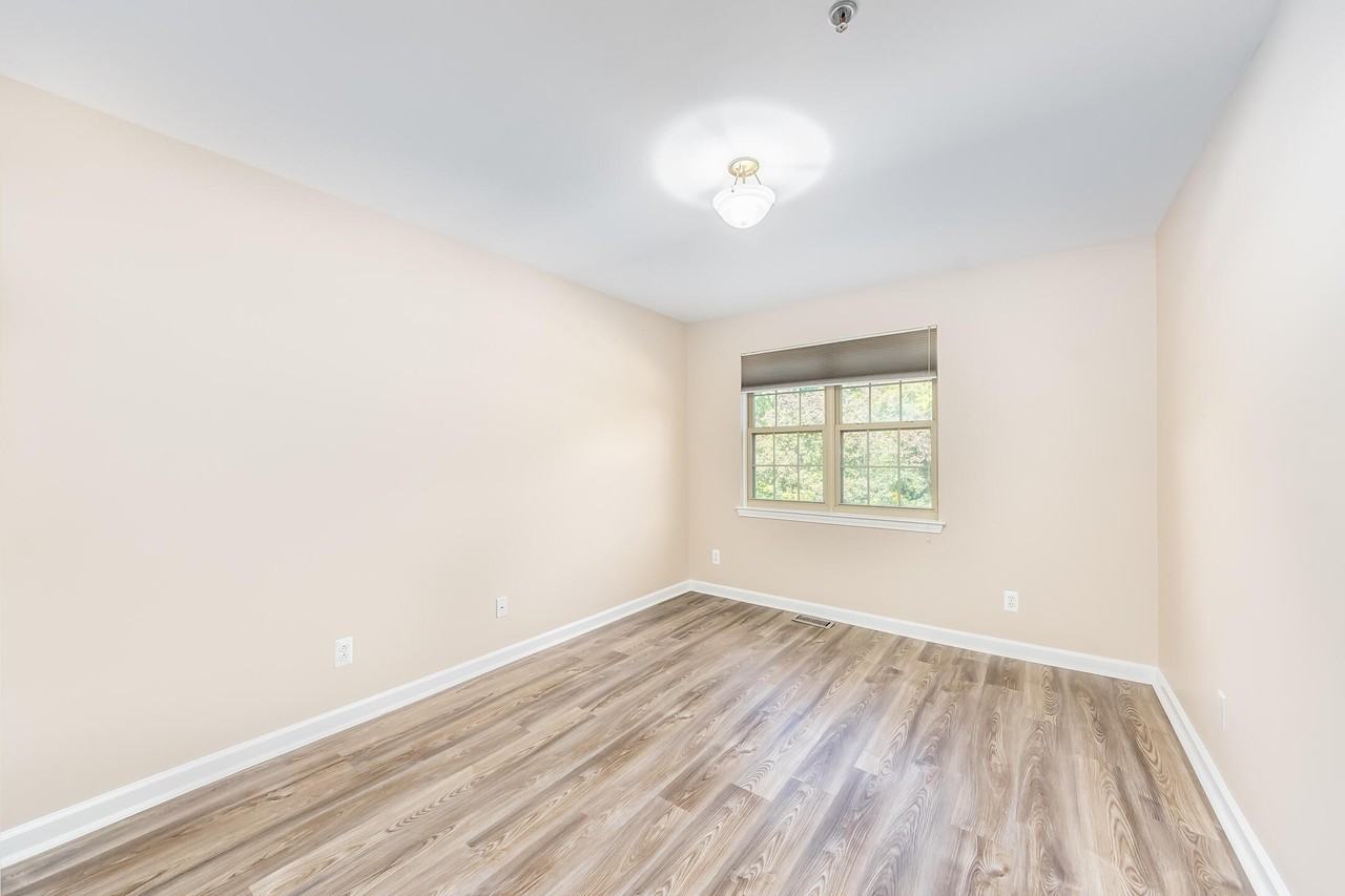 695 River Park Village Blvd - Photo 6 of 22