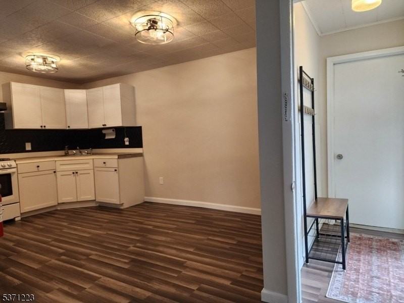 81 Church St - Photo 3 of 27