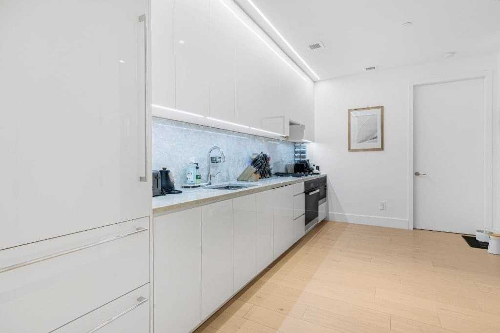 15 W 61st St #5D - Photo 2 of 14