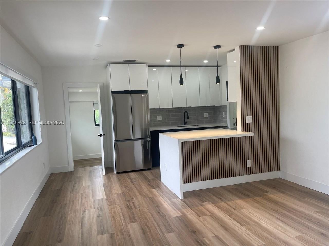 1201 N 16th Ave - Photo 6 of 38