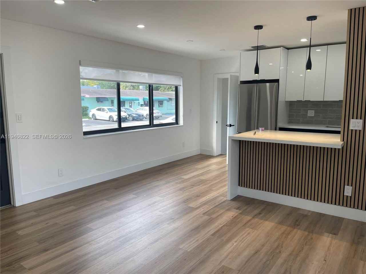 1201 N 16th Ave - Photo 7 of 38