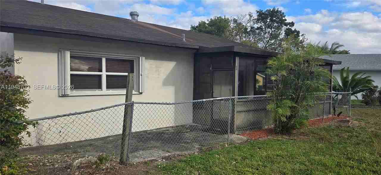 4320 Sw 138th Ct #4320 - Photo 4 of 31