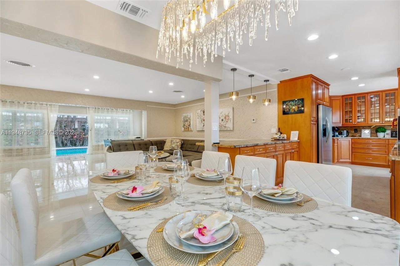 1960 Coral Reef Dr - Photo 5 of 50