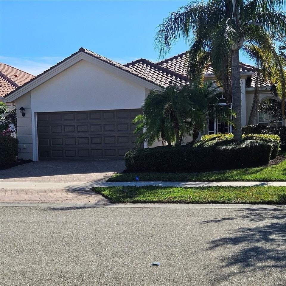 13415 Coluccio St - Photo 2 of 39