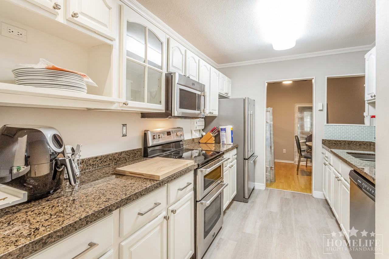 3411 Springfield Dr - Photo 5 of 16