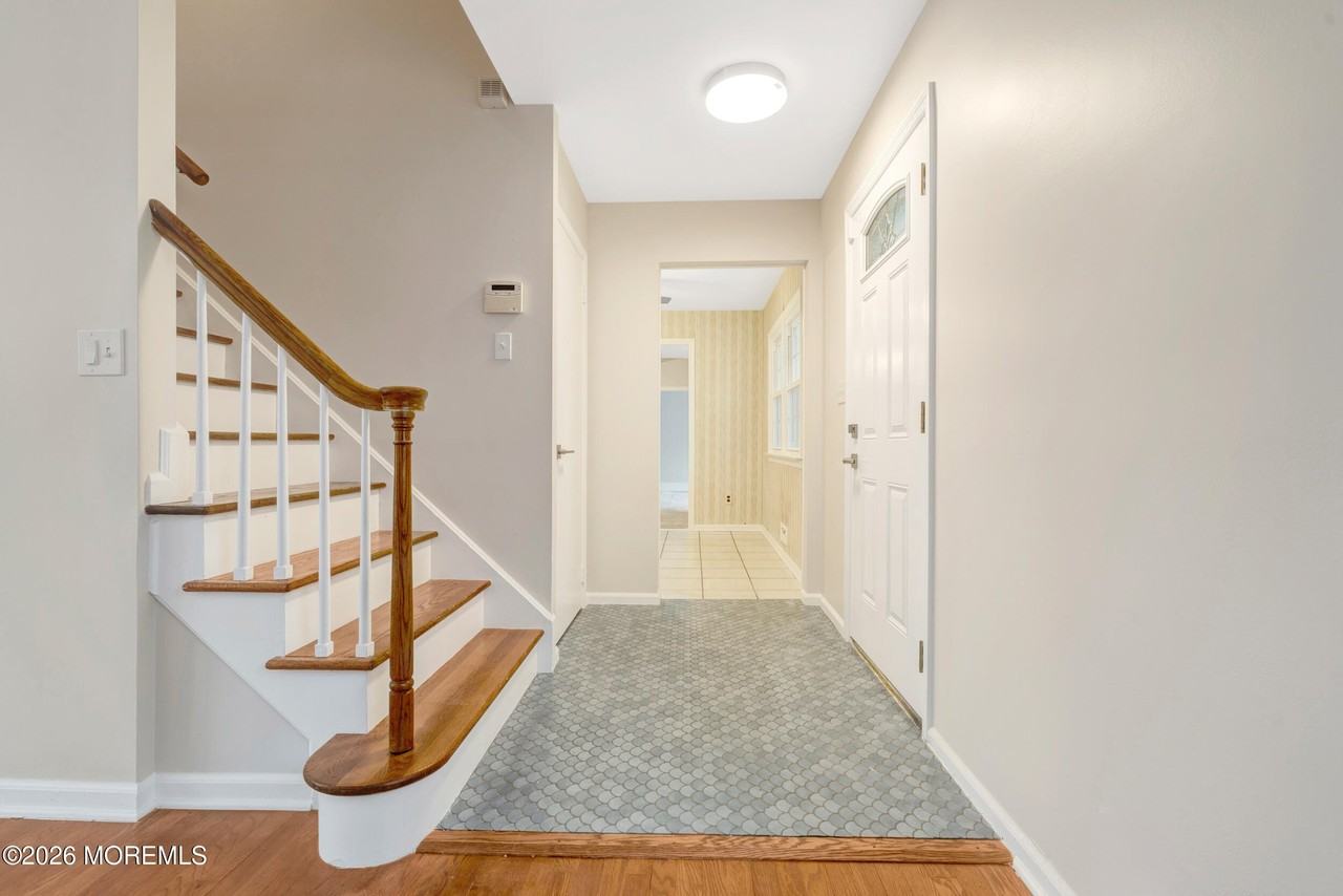 429 Lake Ave - Photo 7 of 42