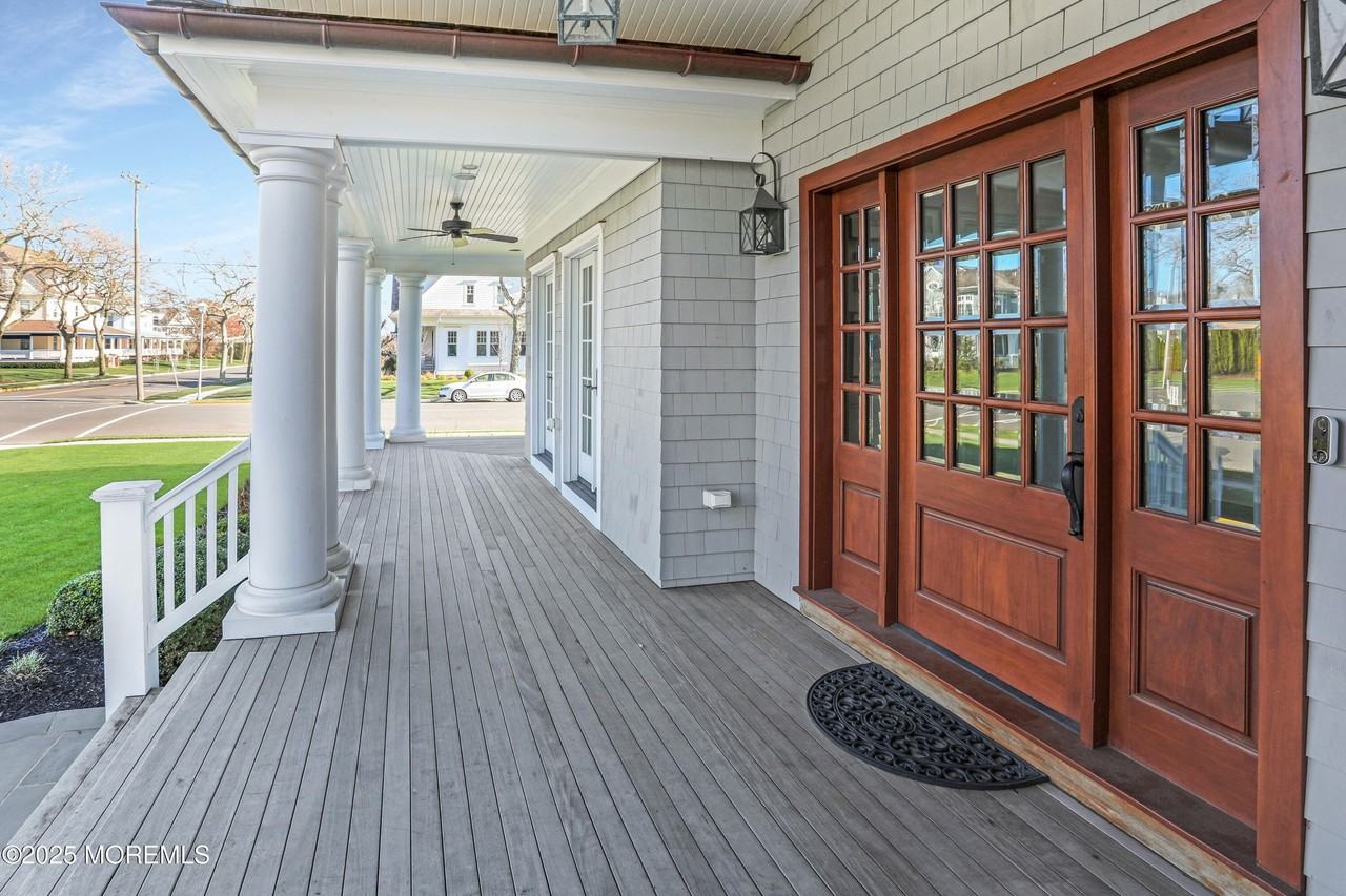 101 Tuttle Ave - Photo 3 of 50