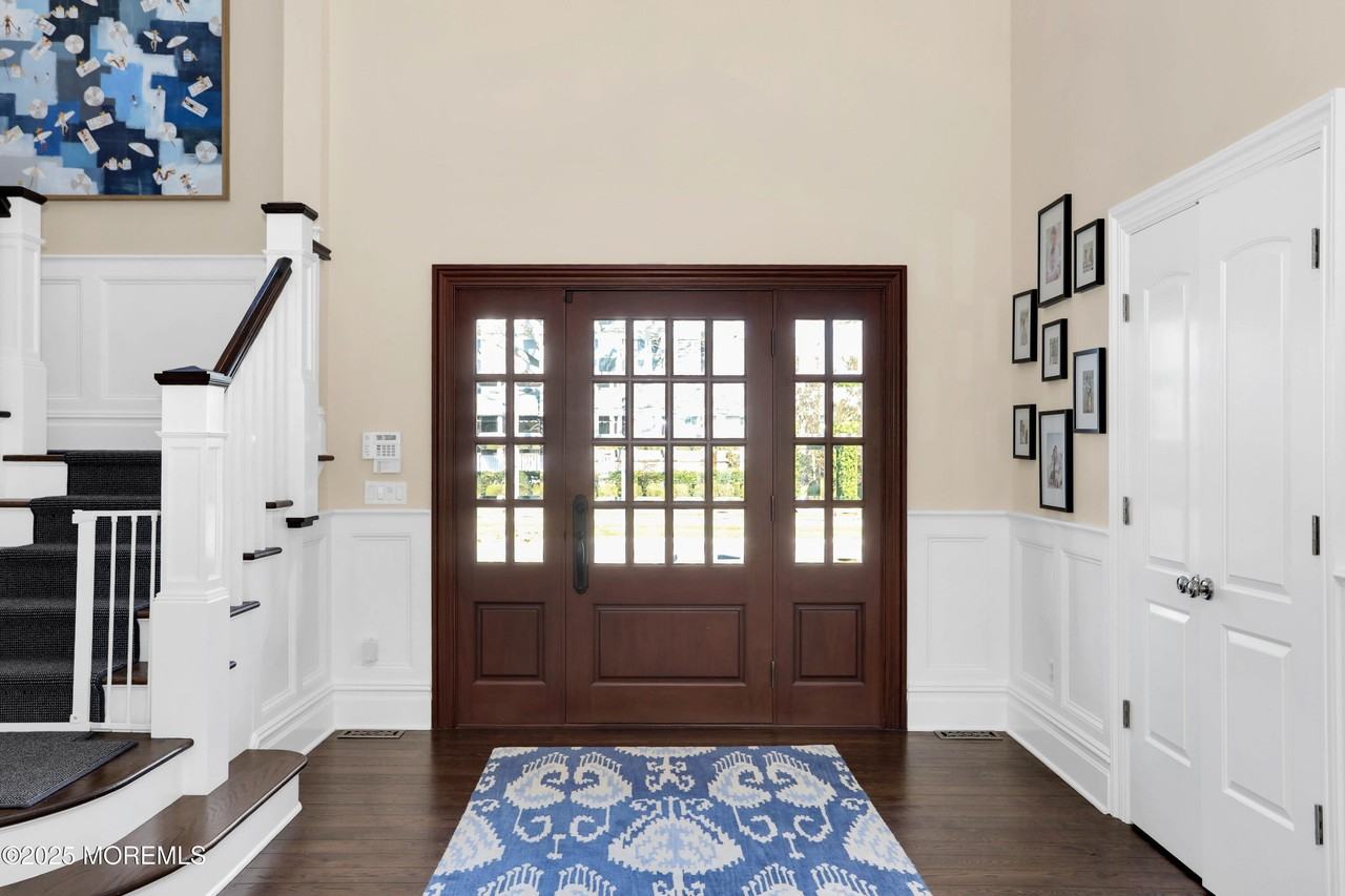 101 Tuttle Ave - Photo 4 of 50