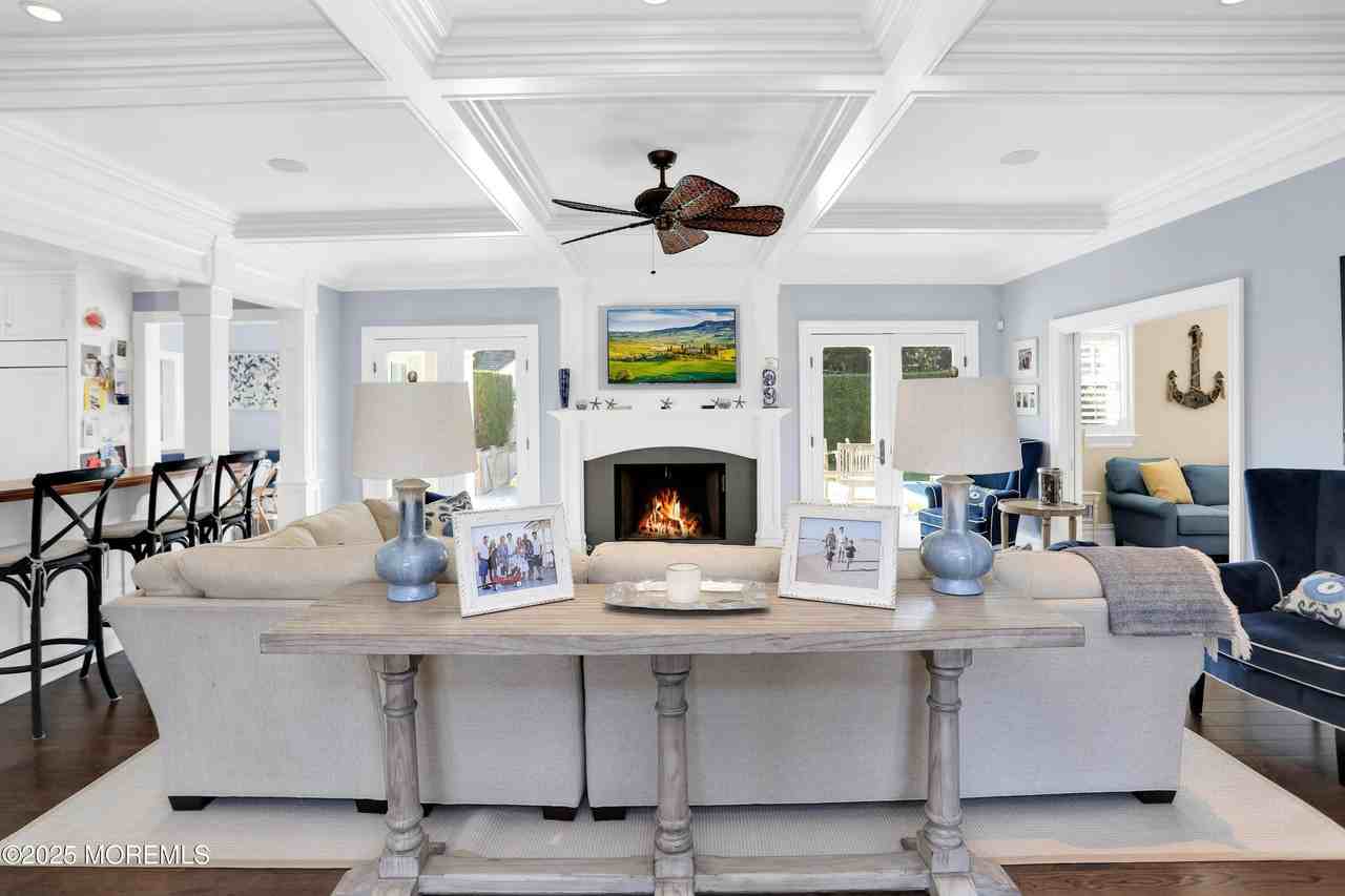 101 Tuttle Ave - Photo 7 of 50