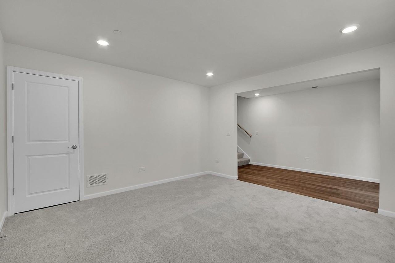 6275 Sandbelt Drive - Photo 5 of 31