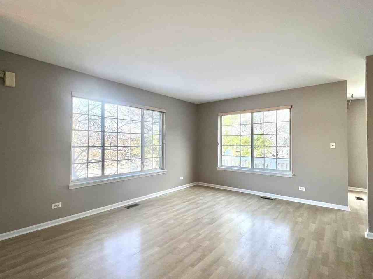 3356 Ravinia Cir Unit 3356 #3356 - Photo 2 of 19