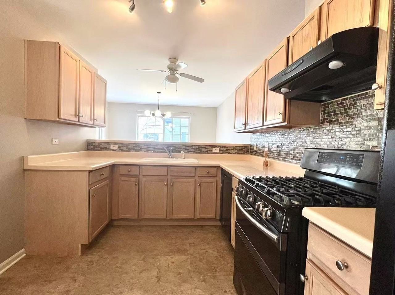 3356 Ravinia Cir Unit 3356 #3356 - Photo 6 of 19