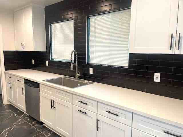 4921 Enfield Ave - Photo 4 of 19