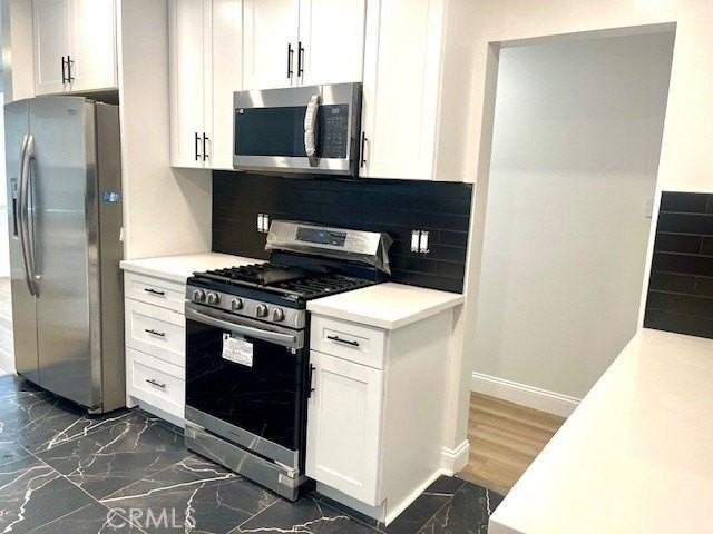 4921 Enfield Ave - Photo 7 of 19