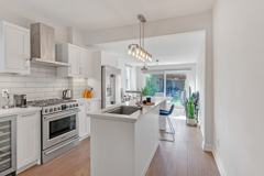 Markham St & College St - Photo 1 of 1