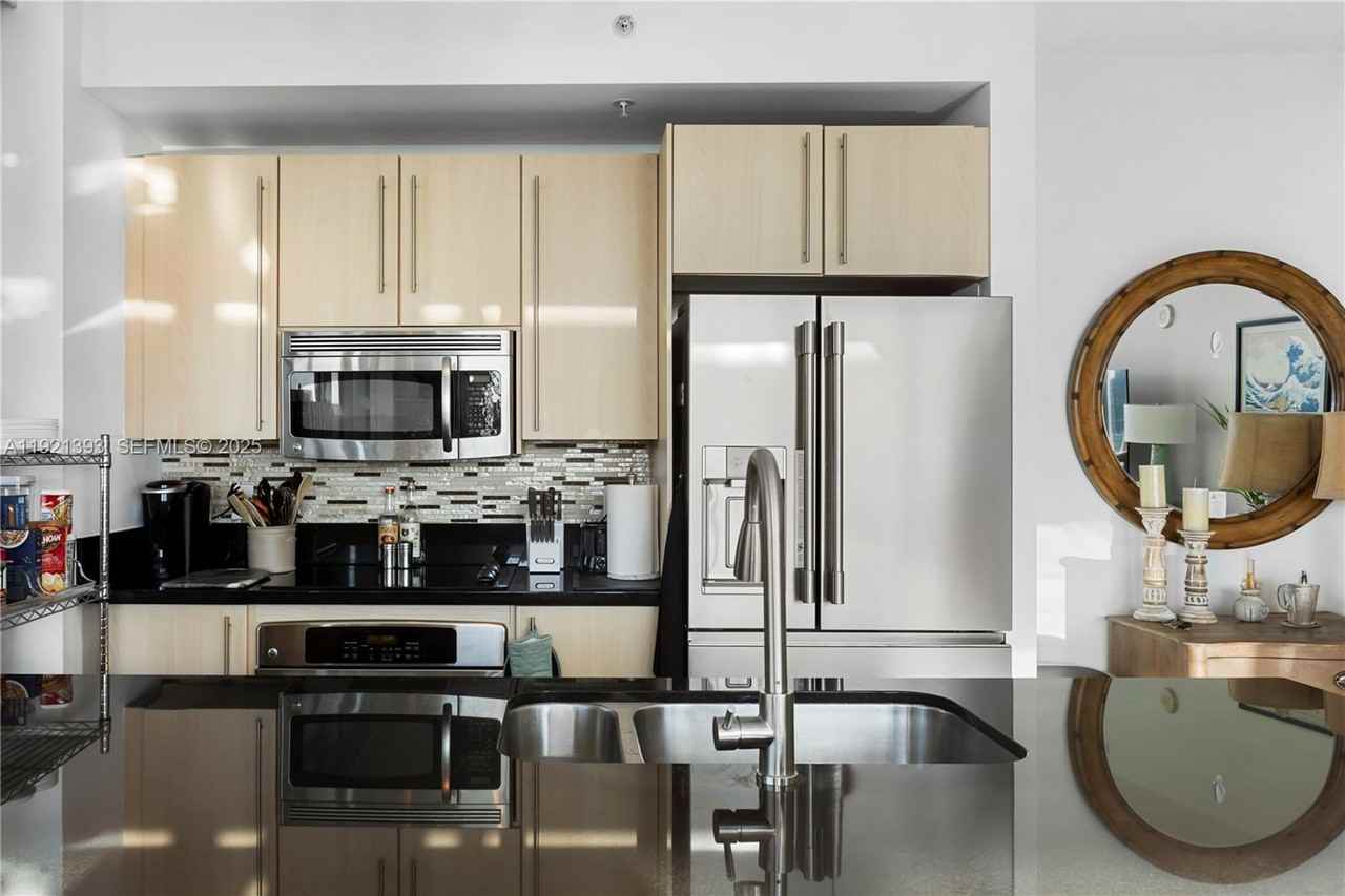 1111 Southwest 1st Avenue - Photo 4 of 18