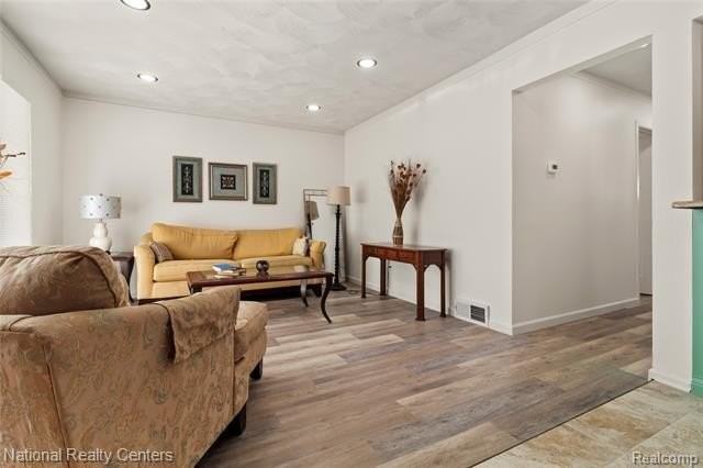 29942 Avondale St - Photo 4 of 38