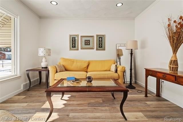 29942 Avondale St - Photo 6 of 38