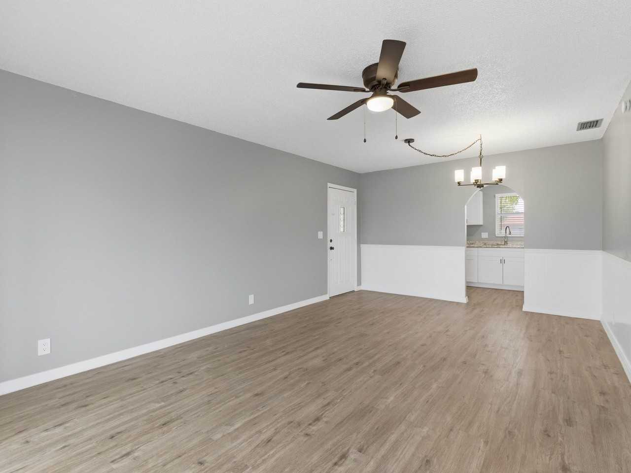 135 Lake Carol Dr #135 - Photo 7 of 32