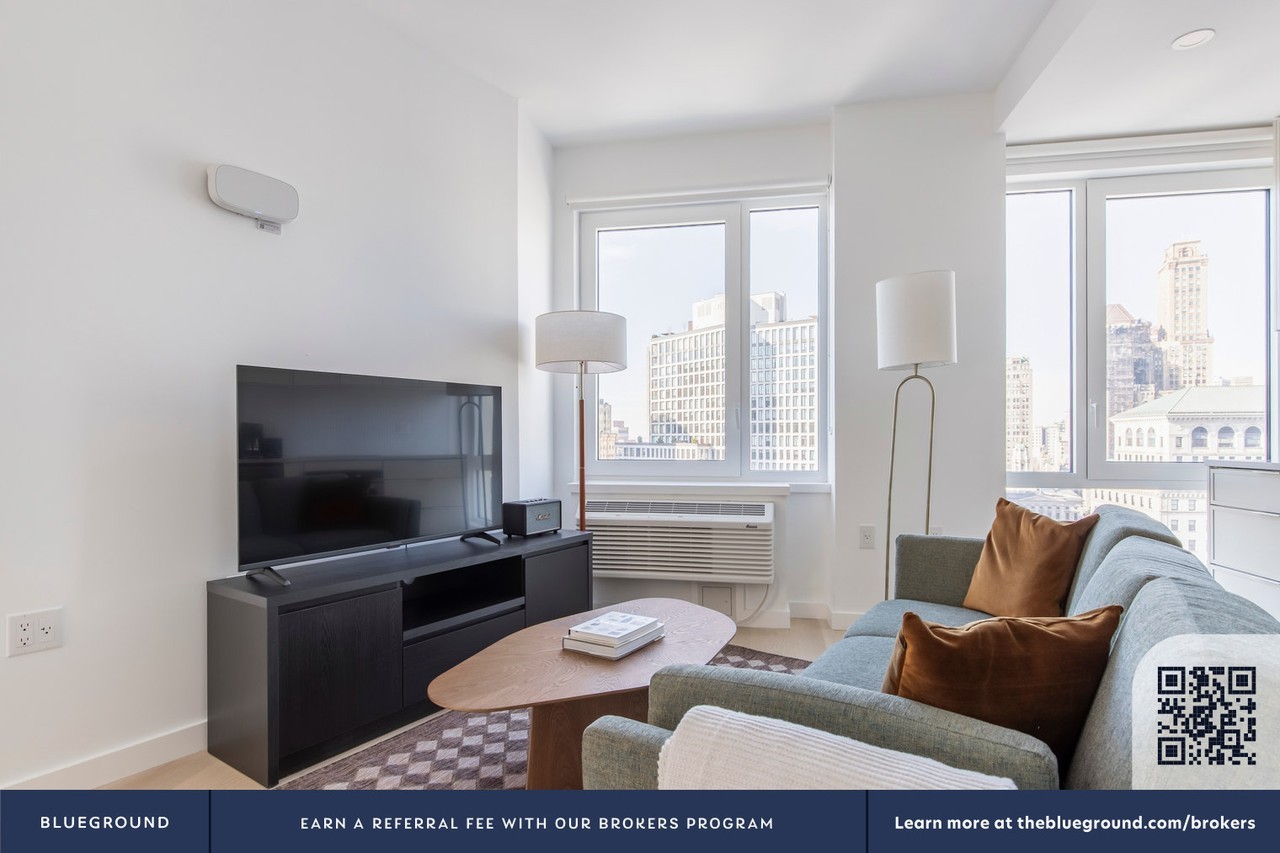 150 Lawrence Street - Photo 4 of 31