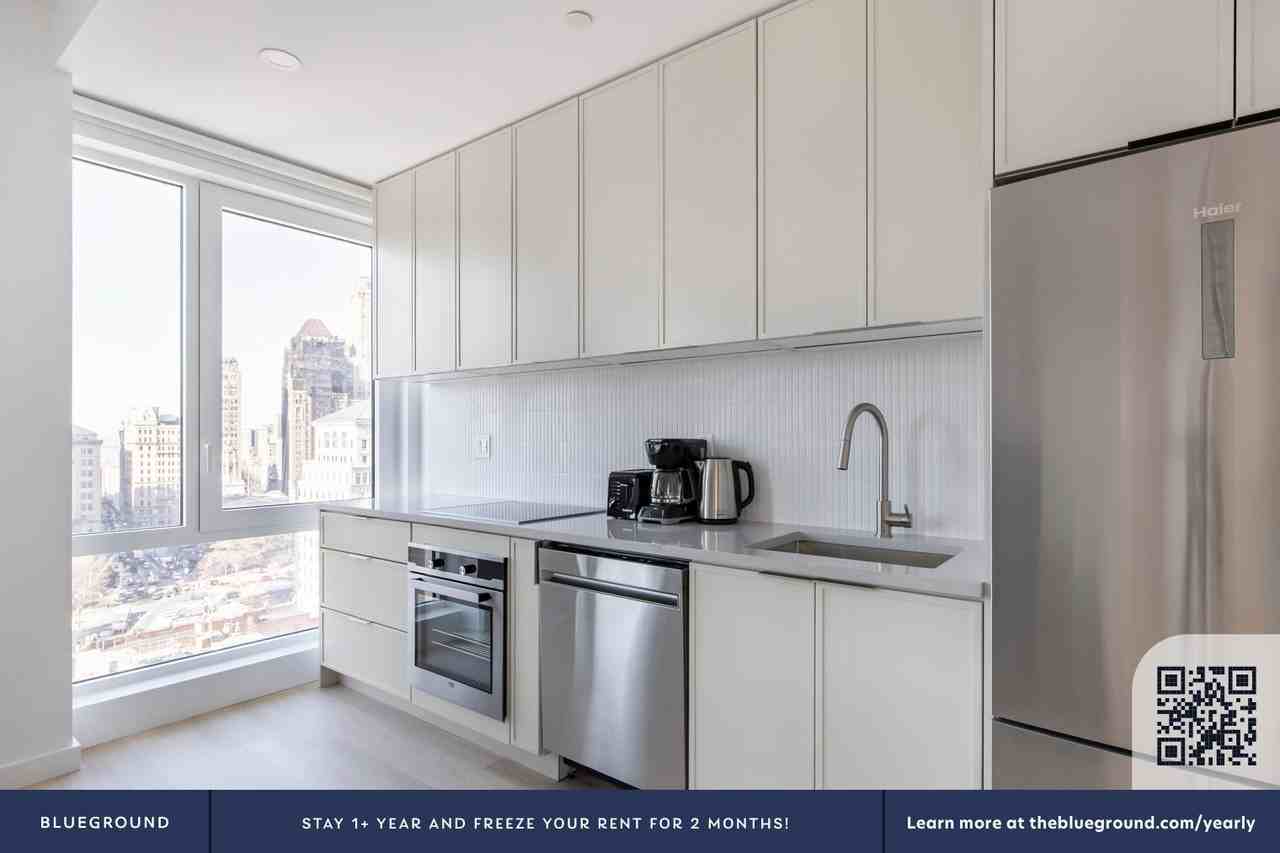 150 Lawrence Street - Photo 7 of 31