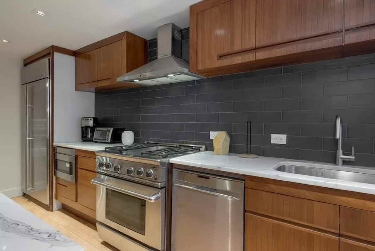 235 W 139th St #1390019P - Photo 5 of 19