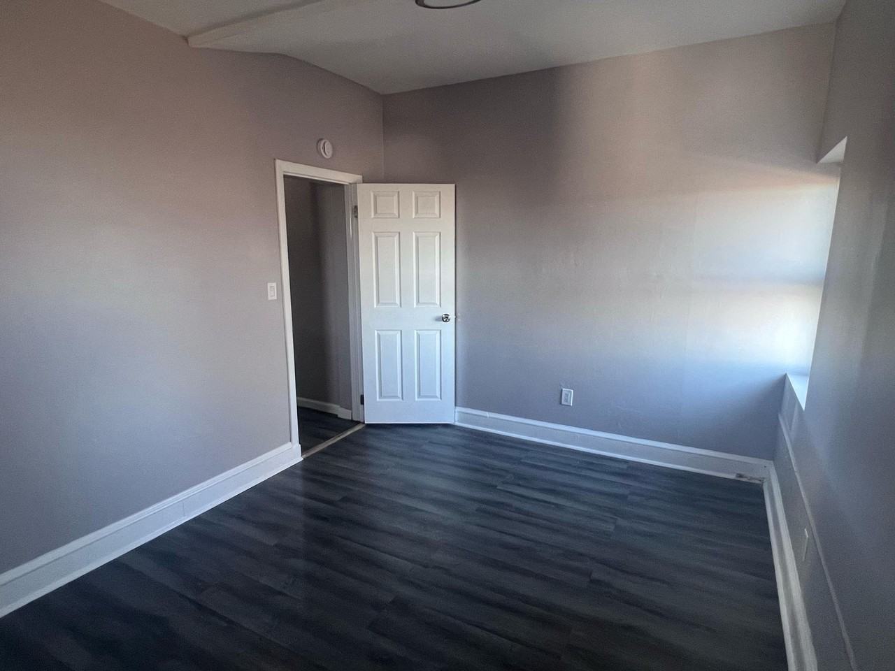 219 South Orchard Street - Photo 4 of 9