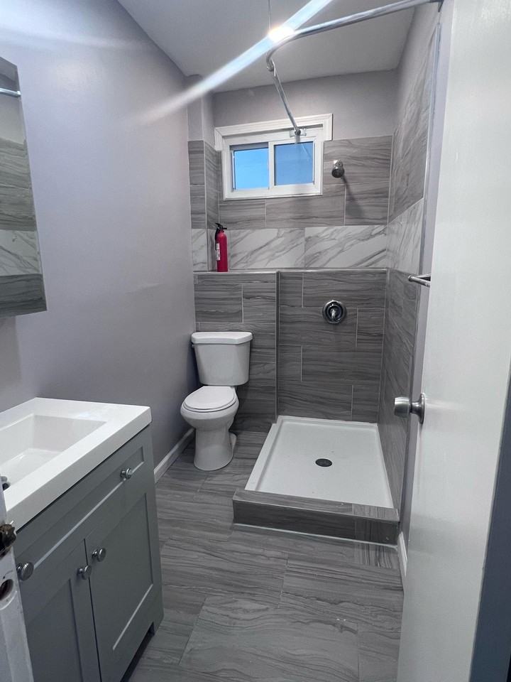 219 South Orchard Street - Photo 5 of 9