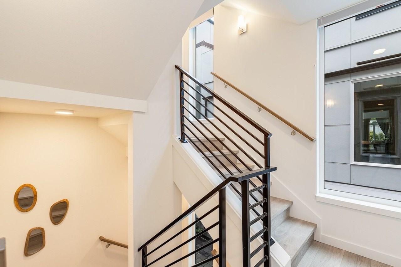 1431 E Howell St #1035920P - Photo 3 of 41