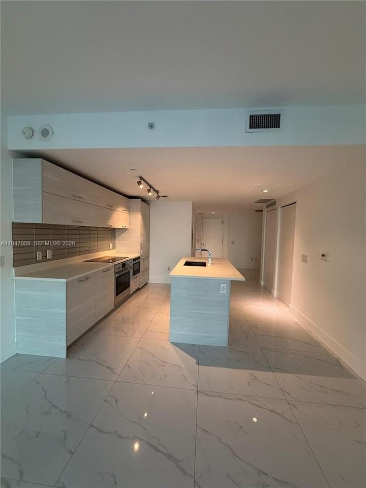 NE 32nd St & Biscayne Blvd - Photo 7 of 19