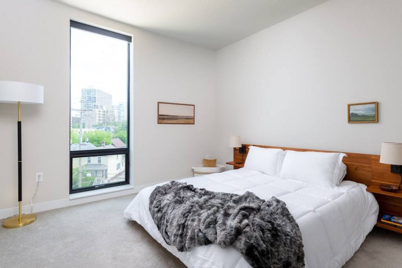 1632 N Franklin Pl #1379006P - Photo 4 of 17