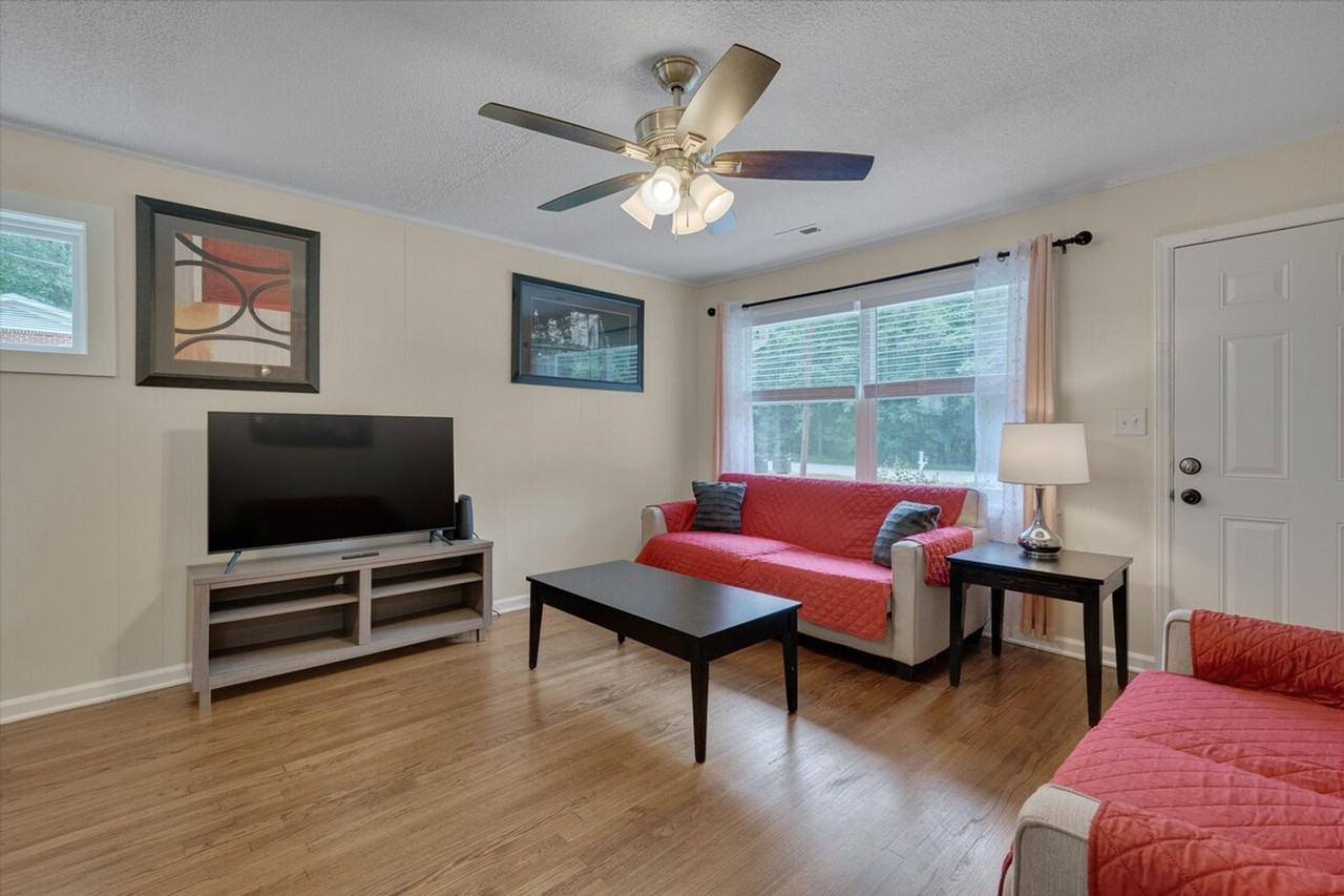 210 Parthenia Dr #1388444P - Photo 2 of 32