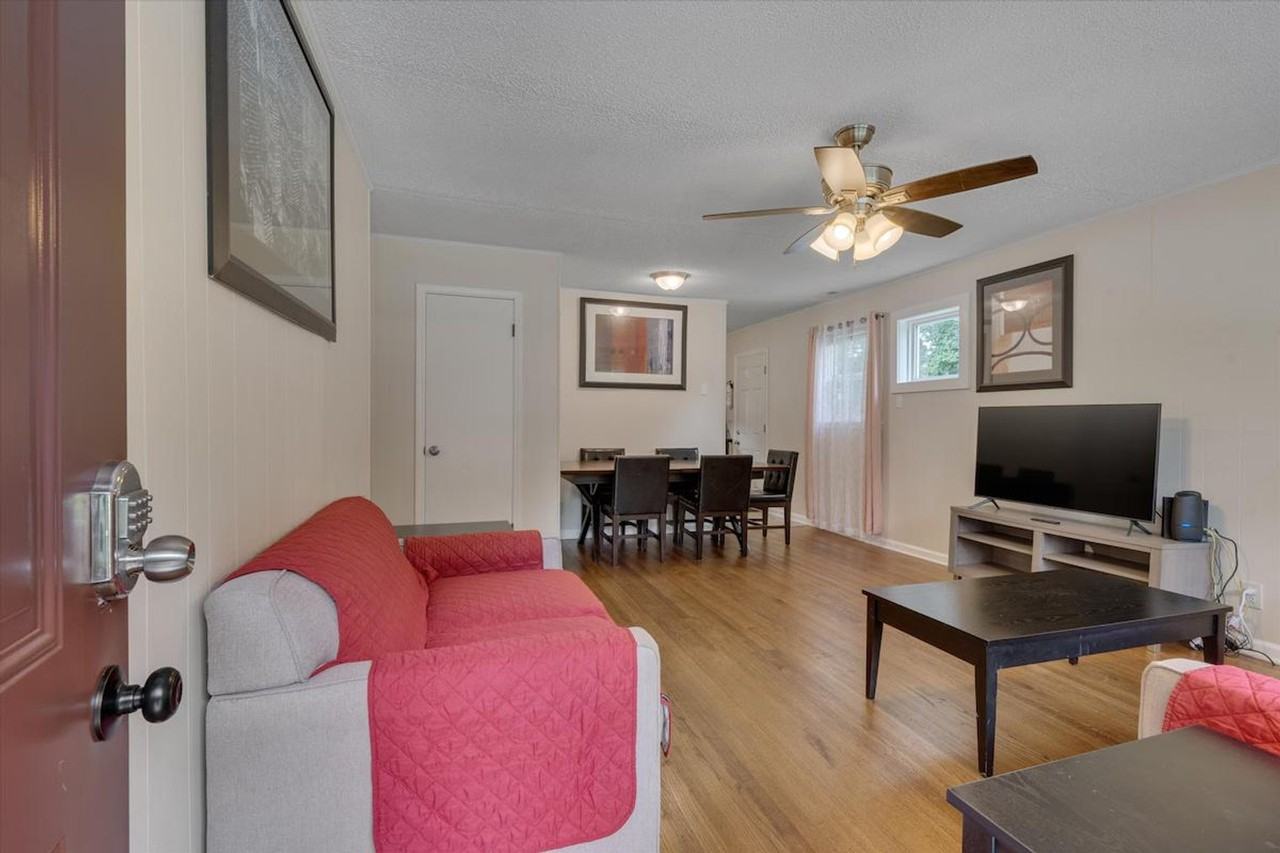 210 Parthenia Dr #1388444P - Photo 3 of 32