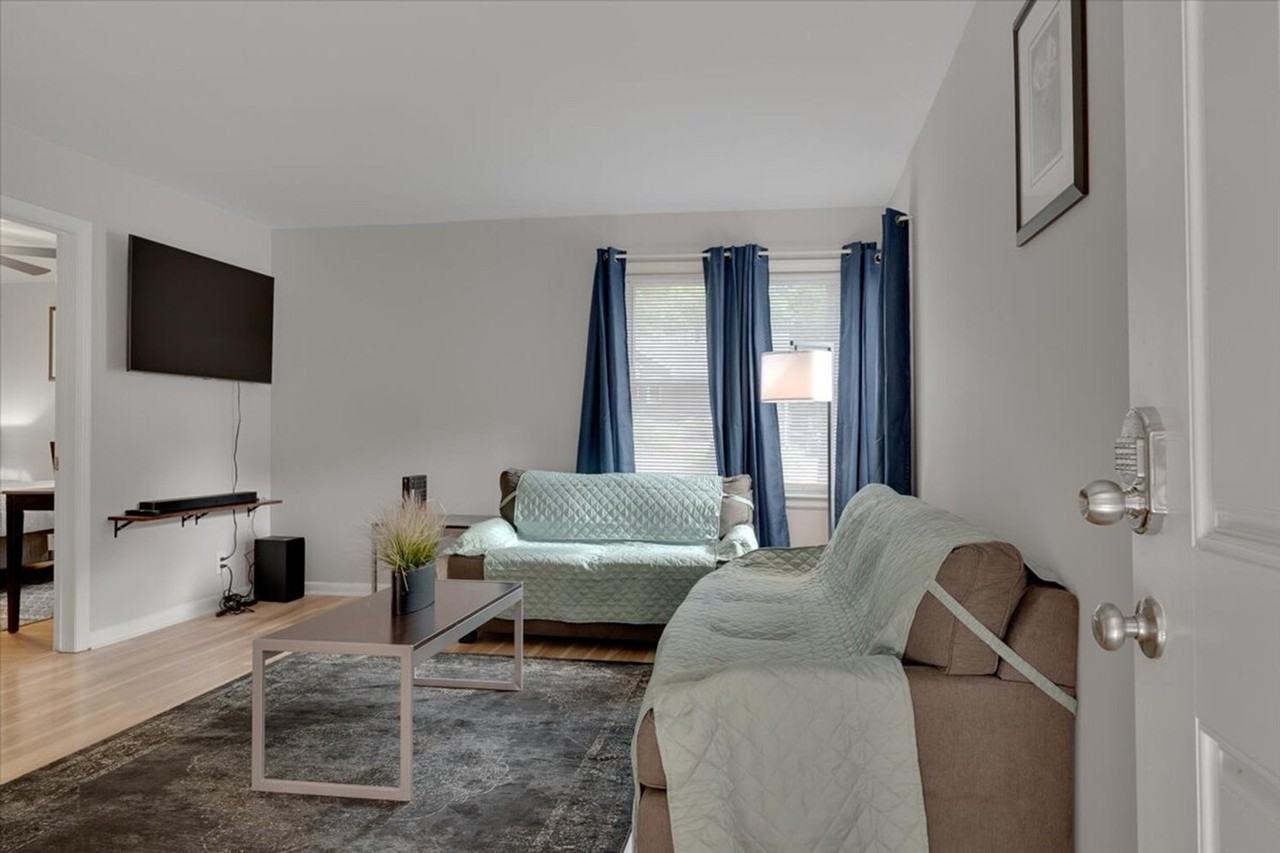 803 W Markham Ave #1388429P - Photo 2 of 30