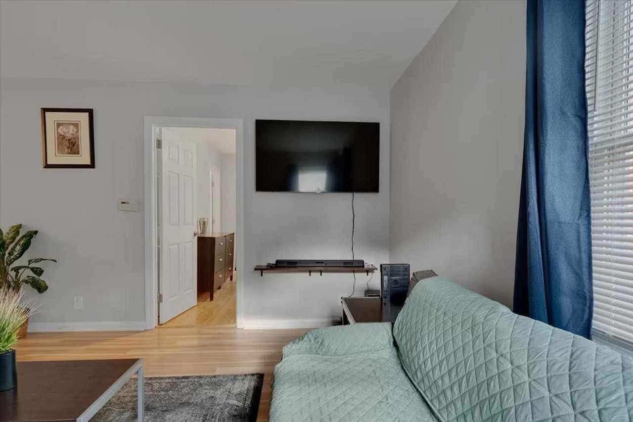 803 W Markham Ave #1388429P - Photo 7 of 30