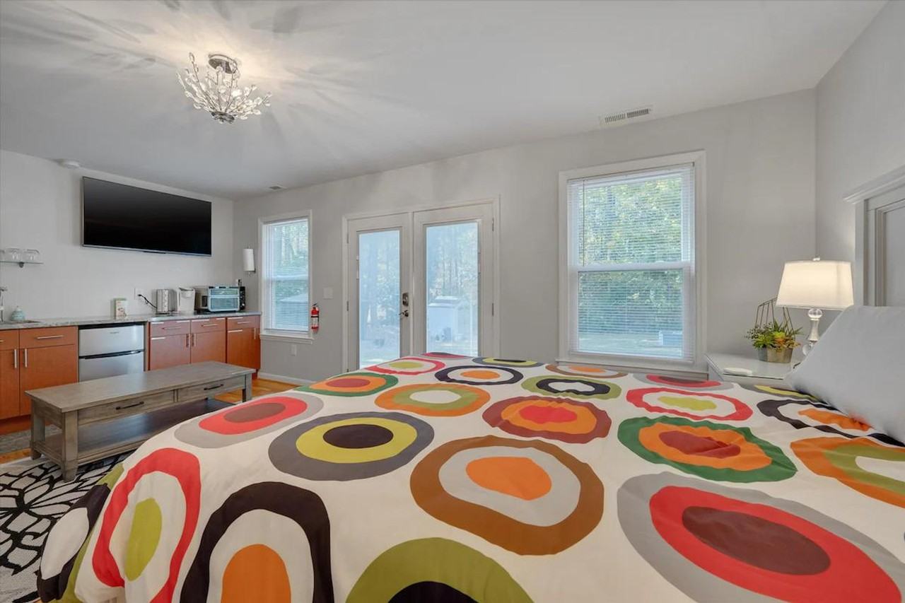 824 Warren Ave #1388441P - Photo 3 of 14