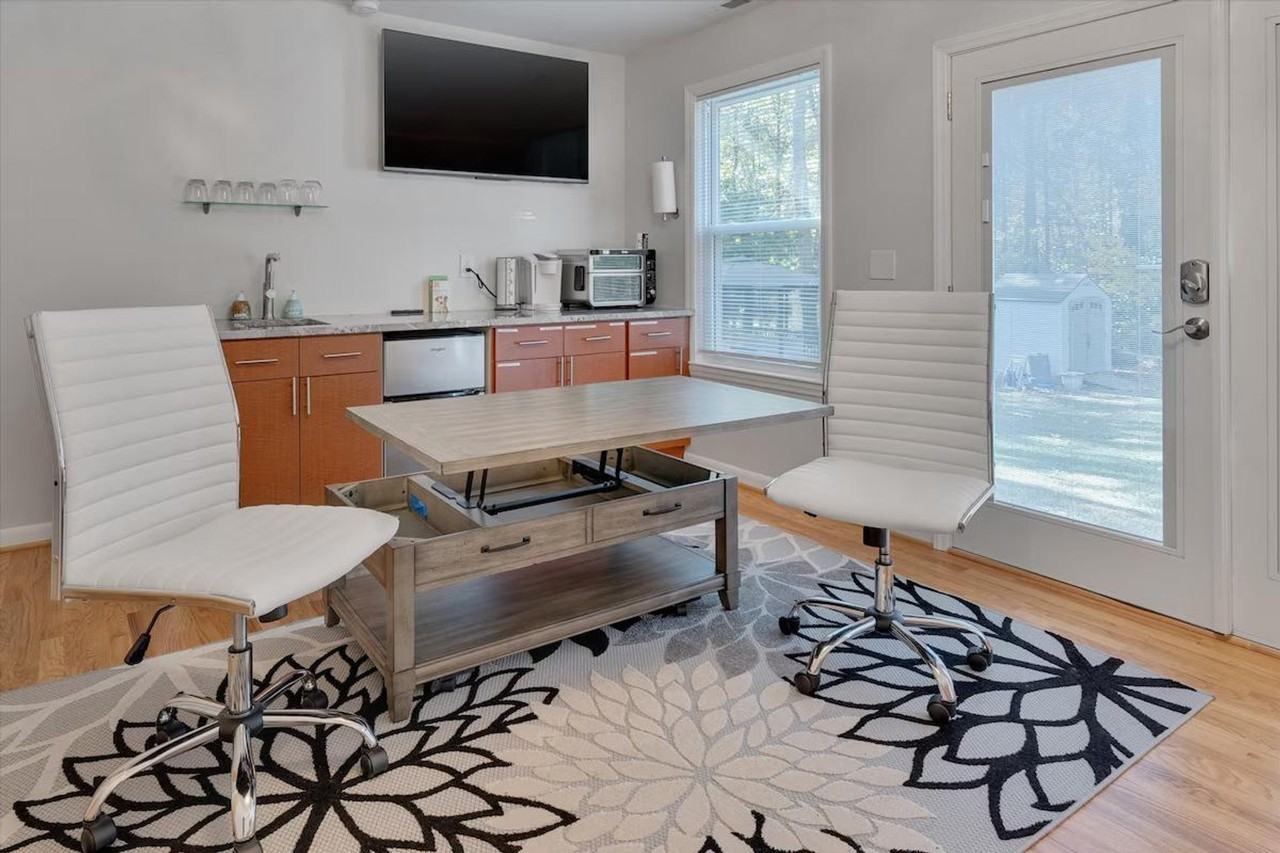 824 Warren Ave #1388441P - Photo 5 of 14