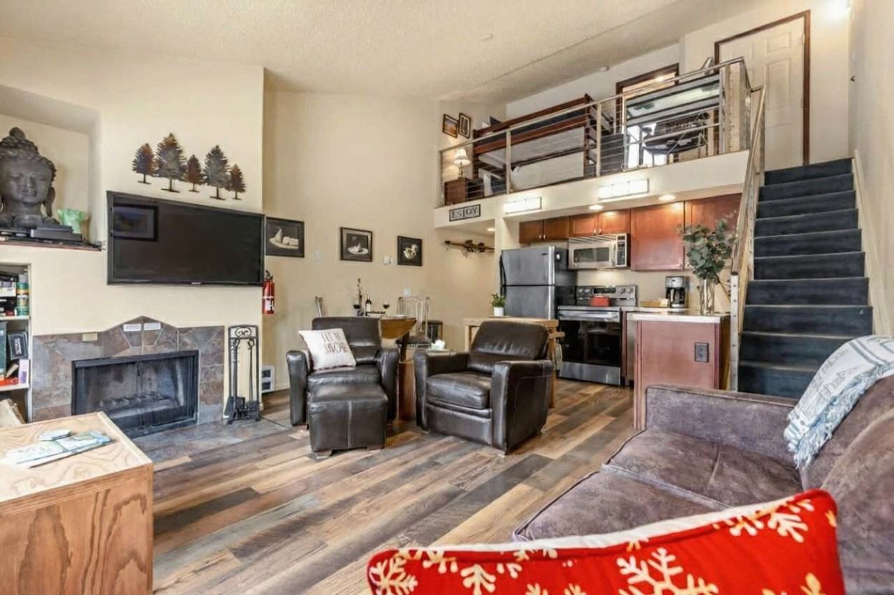 600 S Park Ave #1387664P - Photo 2 of 26