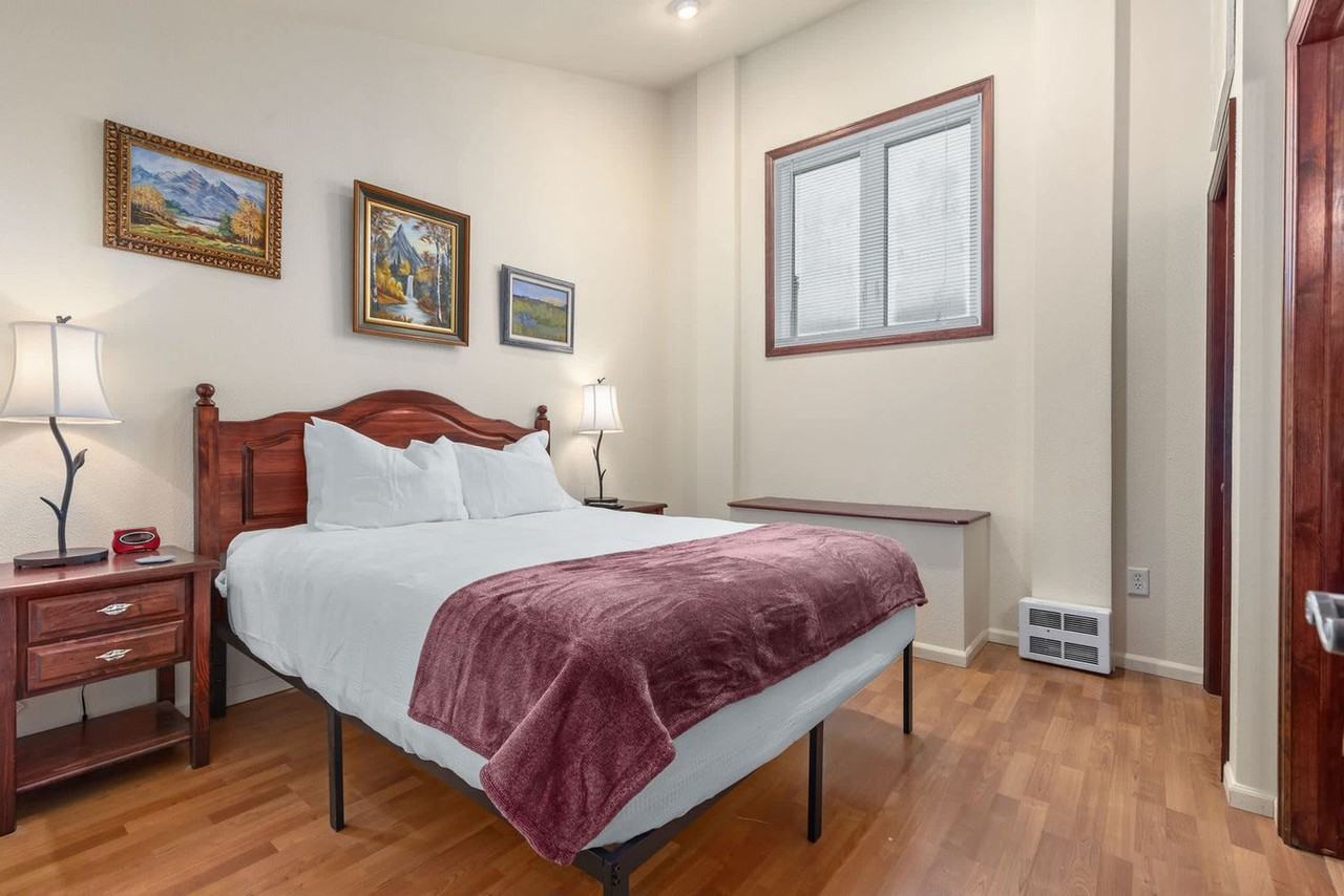 600 S Park Ave #1387664P - Photo 3 of 26