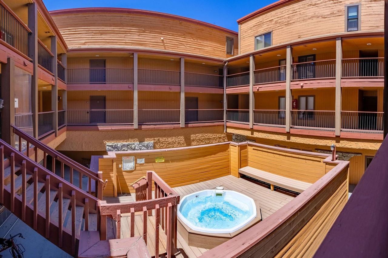 600 S Park Ave #1387664P - Photo 4 of 26