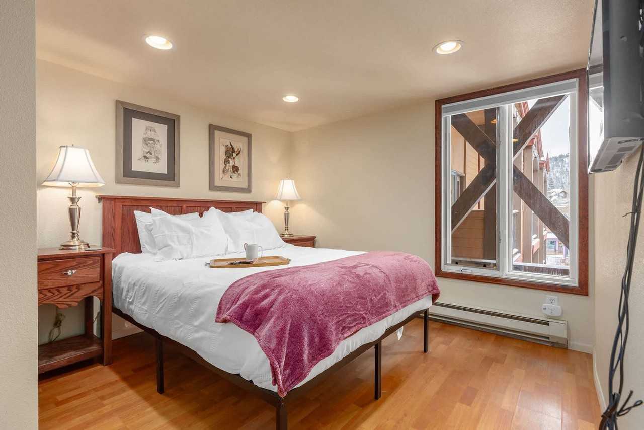 600 S Park Ave #1387664P - Photo 5 of 26